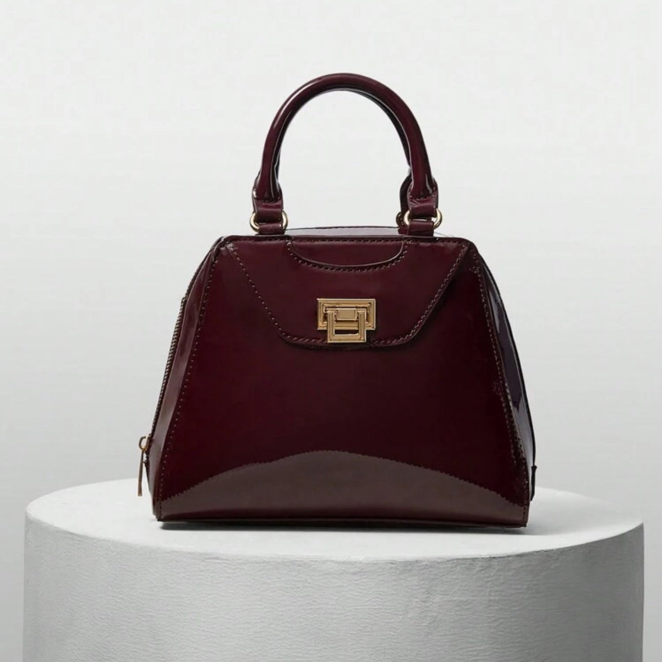 حقيبة بيزشيك اليومية - حقيبة يد نسائية أنيقة للتنقلات اليومية | أزياء كيو إم آر