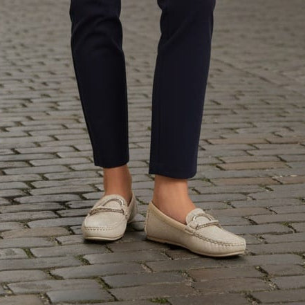 حذاء بيني لوفر ميرا - حذاء نسائي كلاسيكي سهل الارتداء | أزياء كيو إم آر