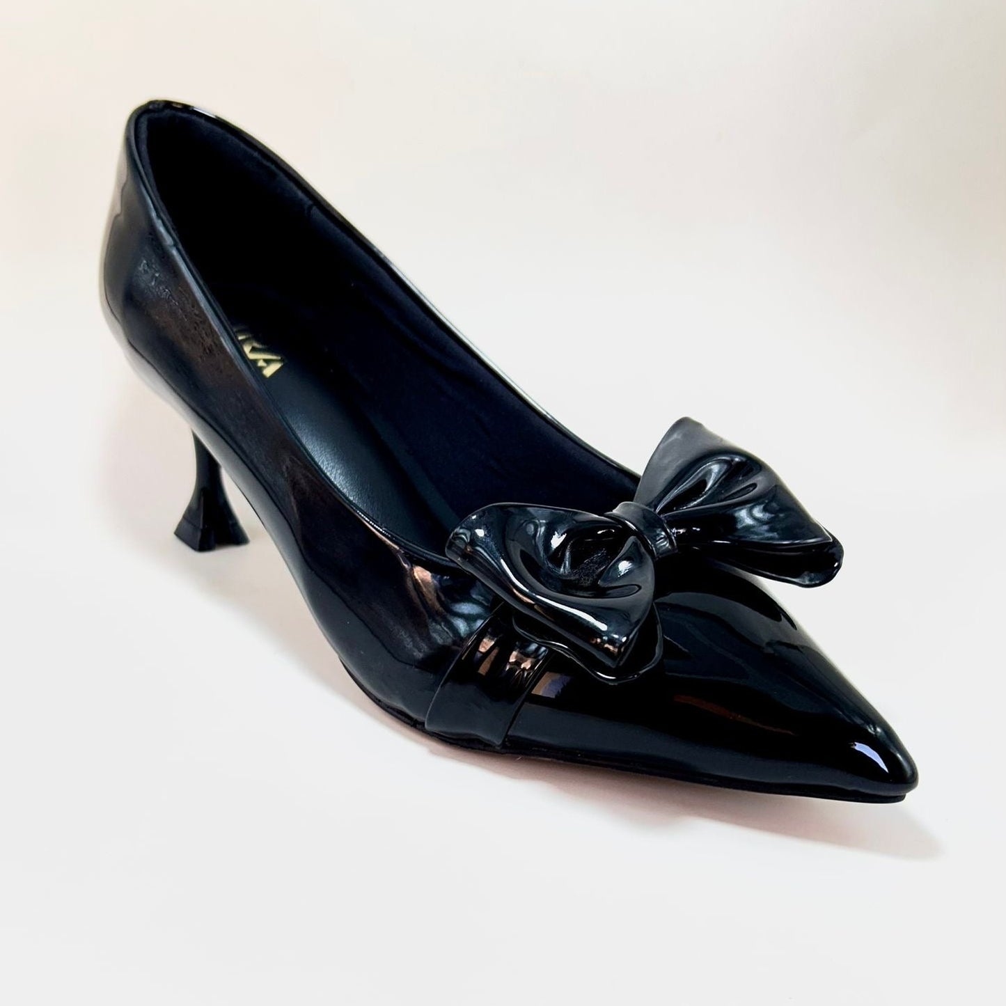 حذاء ميرا فيلور نوار نسائي بكعب عالٍ - 5 سم، حذاء أنيق مخملي | أزياء كيو إم آر