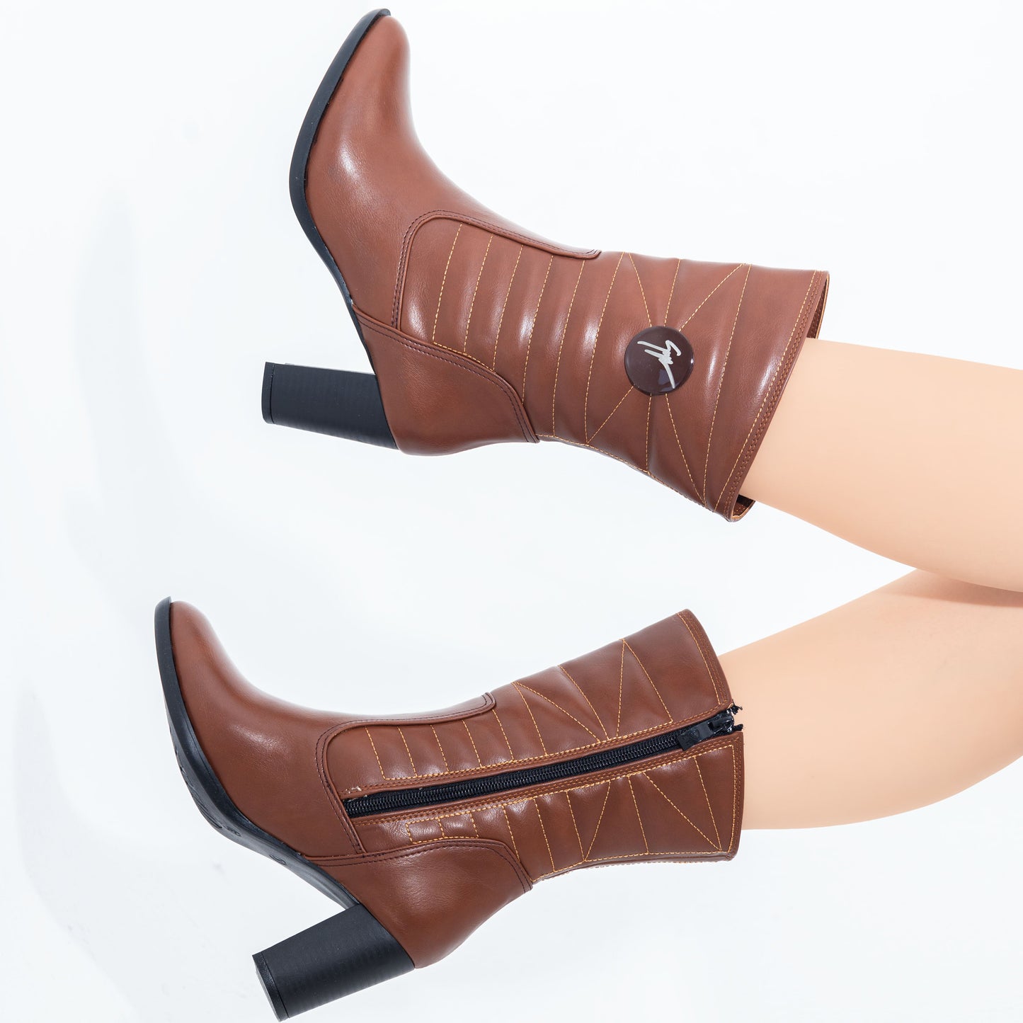 حذاء كاتم صوت من الجلد الفاخر من ساميت - أحذية نسائية فاخرة بسحاب جانبي | أزياء كيو إم آر