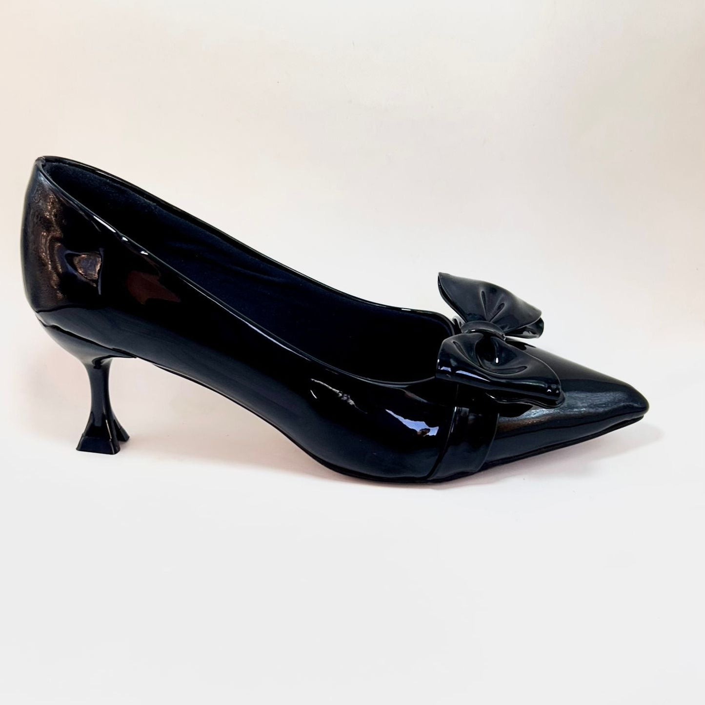 حذاء ميرا فيلور نوار نسائي بكعب عالٍ - 5 سم، حذاء أنيق مخملي | أزياء كيو إم آر