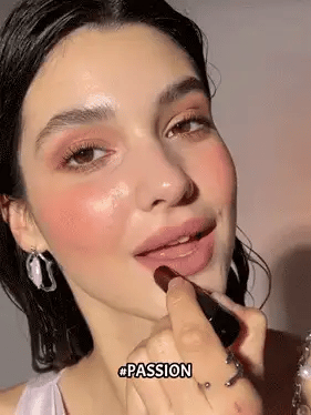 أحمر شفاه شيغلام دينامات بوم طويل الأمد غير لامع