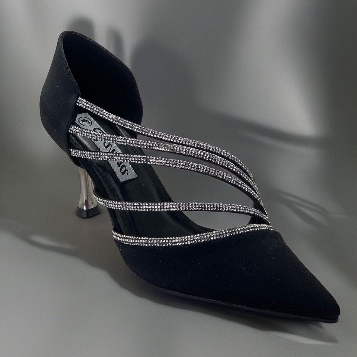 أحذية كوينز هيل النسائية بكعب ساتان - 7 سم، أحذية زفاف وخطوبة | أزياء كيو إم آر