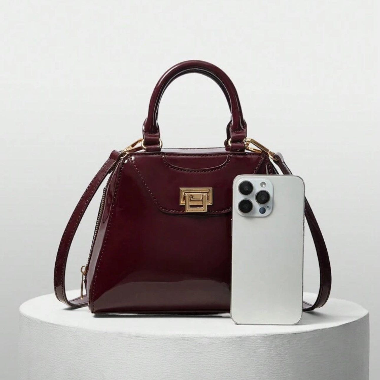 حقيبة بيزشيك اليومية - حقيبة يد نسائية أنيقة للتنقلات اليومية | أزياء كيو إم آر