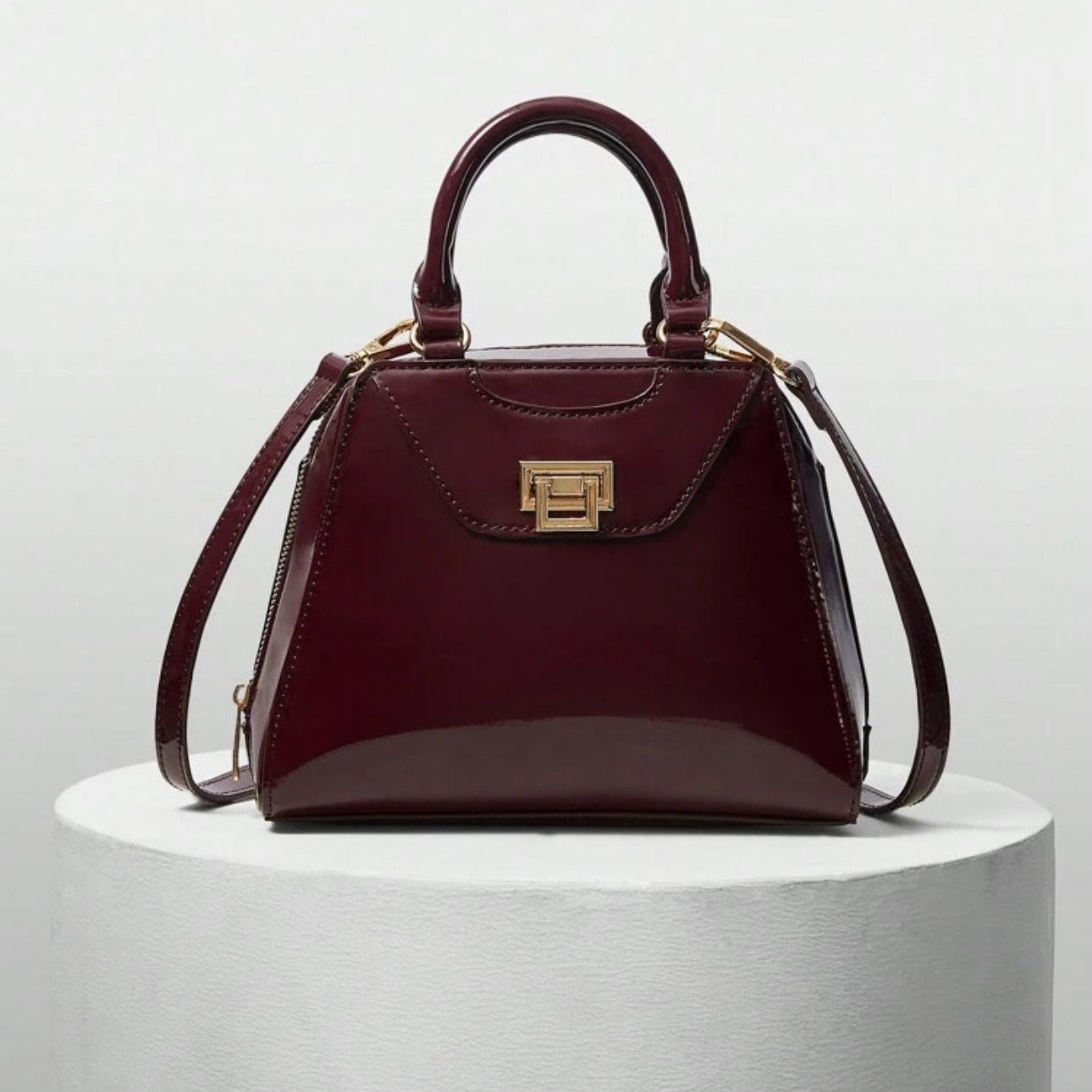 حقيبة بيزشيك اليومية - حقيبة يد نسائية أنيقة للتنقلات اليومية | أزياء كيو إم آر