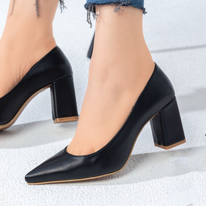 حذاء ألموند بليس بكعب عريض - حذاء نسائي مريح من الجلد بطول 7 سم | أزياء كيو إم آر