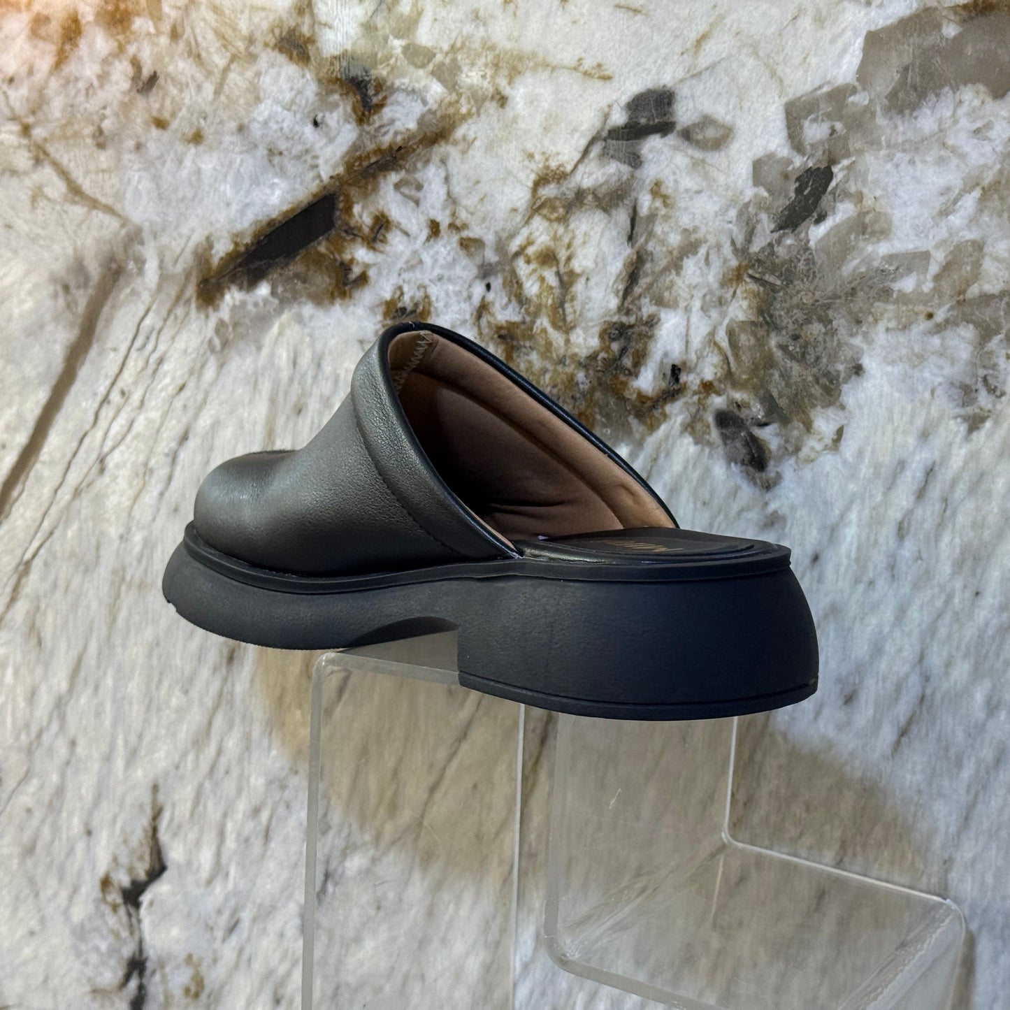 أحذية سهلة الارتداء - أحذية نسائية عصرية مسطحة لراحة يومية | أزياء كيو إم آر