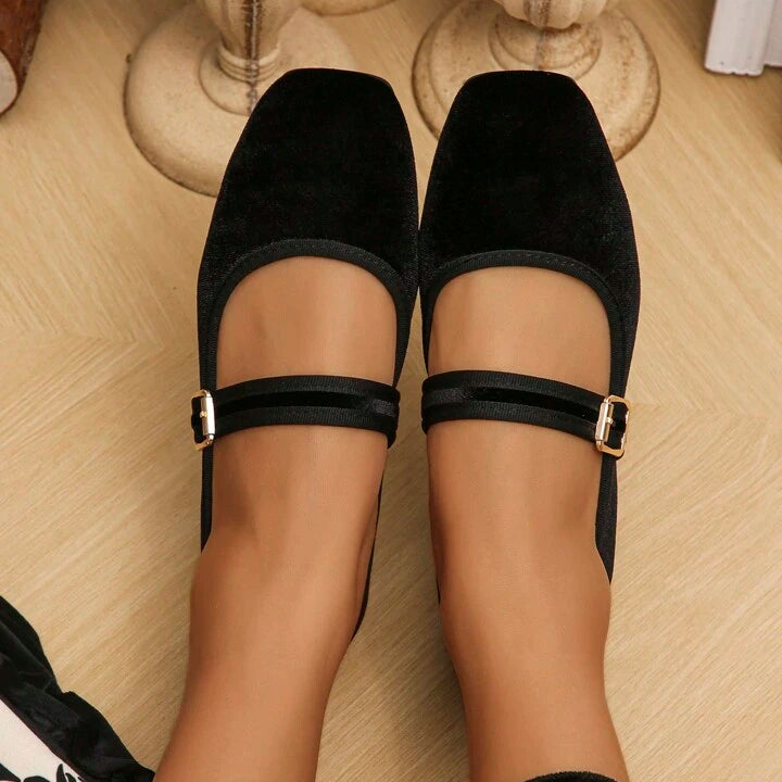 أحذية سيمبل إيليت فلاتس - أحذية نسائية سهلة الارتداء بإبزيم | أزياء كيو إم آر