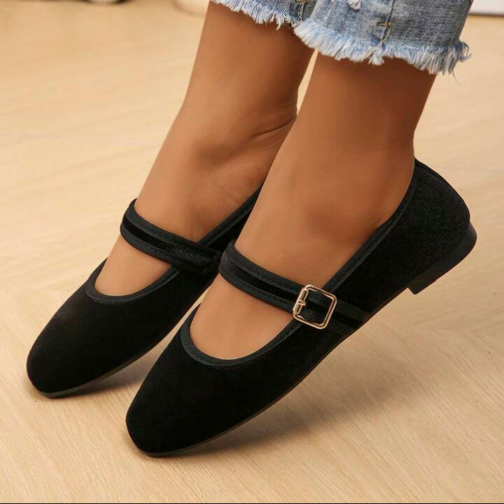 أحذية سيمبل إيليت فلاتس - أحذية نسائية سهلة الارتداء بإبزيم | أزياء كيو إم آر