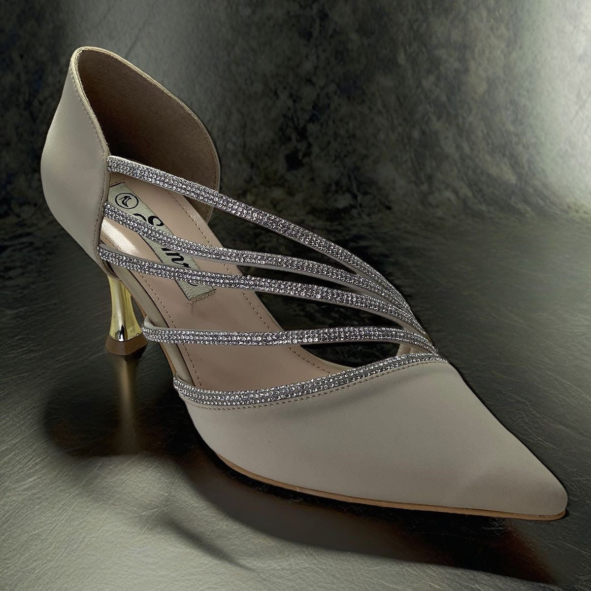 أحذية كوينز هيل النسائية بكعب ساتان - 7 سم، أحذية زفاف وخطوبة | أزياء كيو إم آر