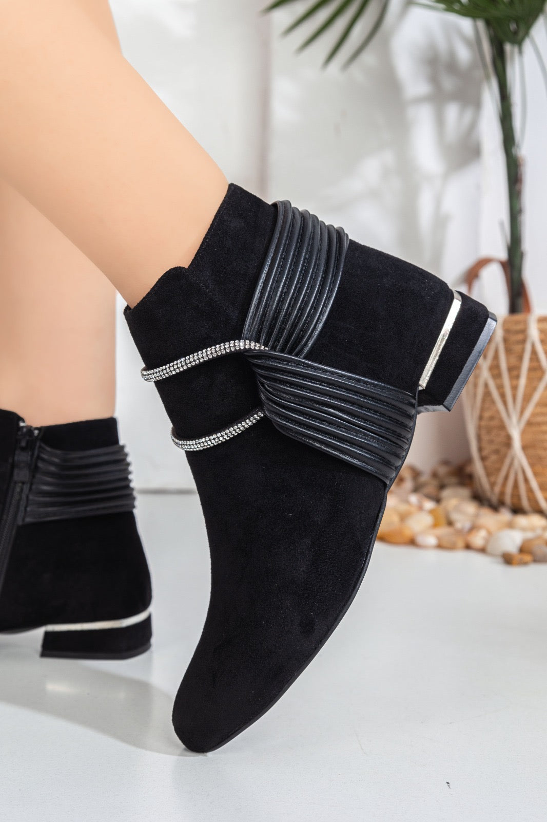Bold boot