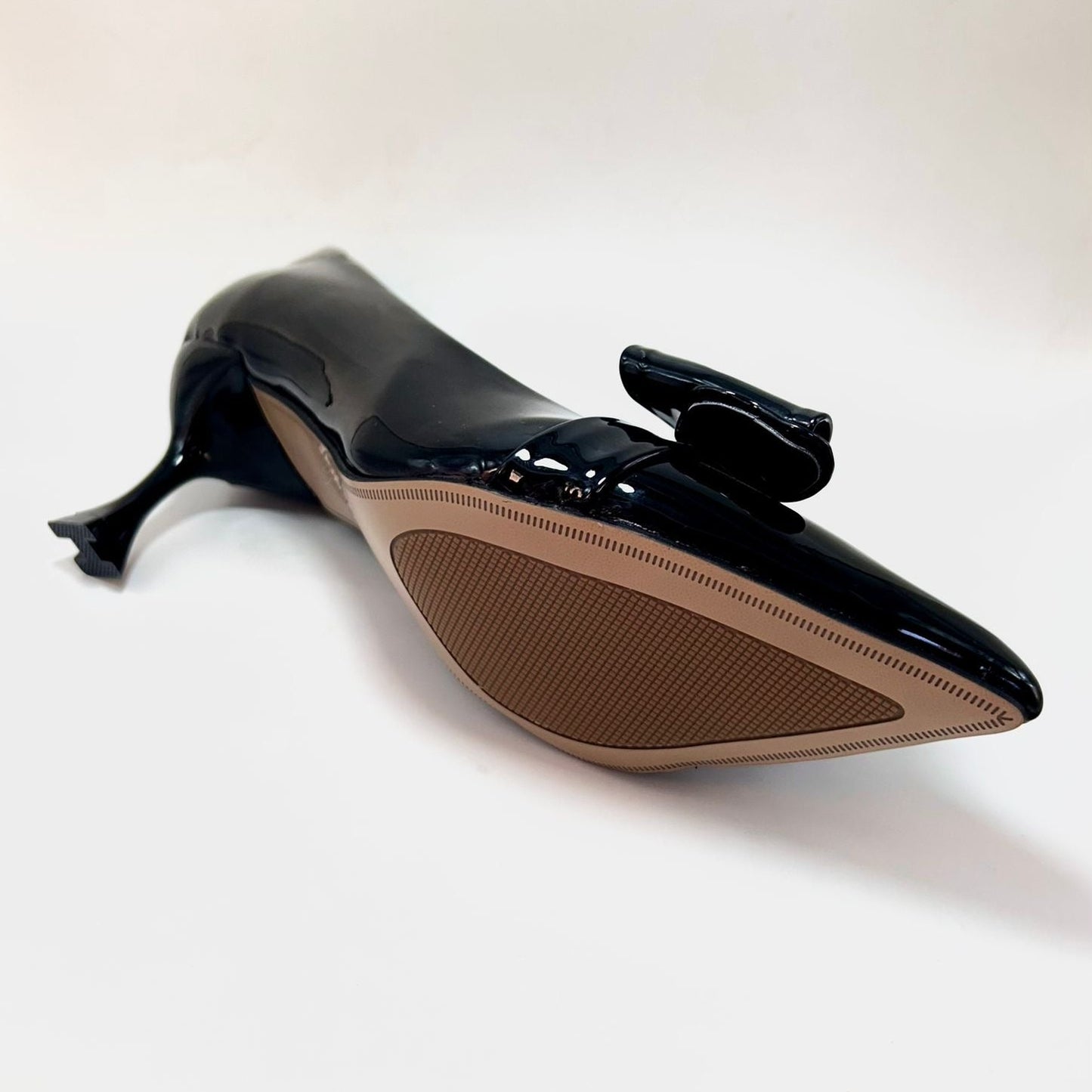 حذاء ميرا فيلور نوار نسائي بكعب عالٍ - 5 سم، حذاء أنيق مخملي | أزياء كيو إم آر