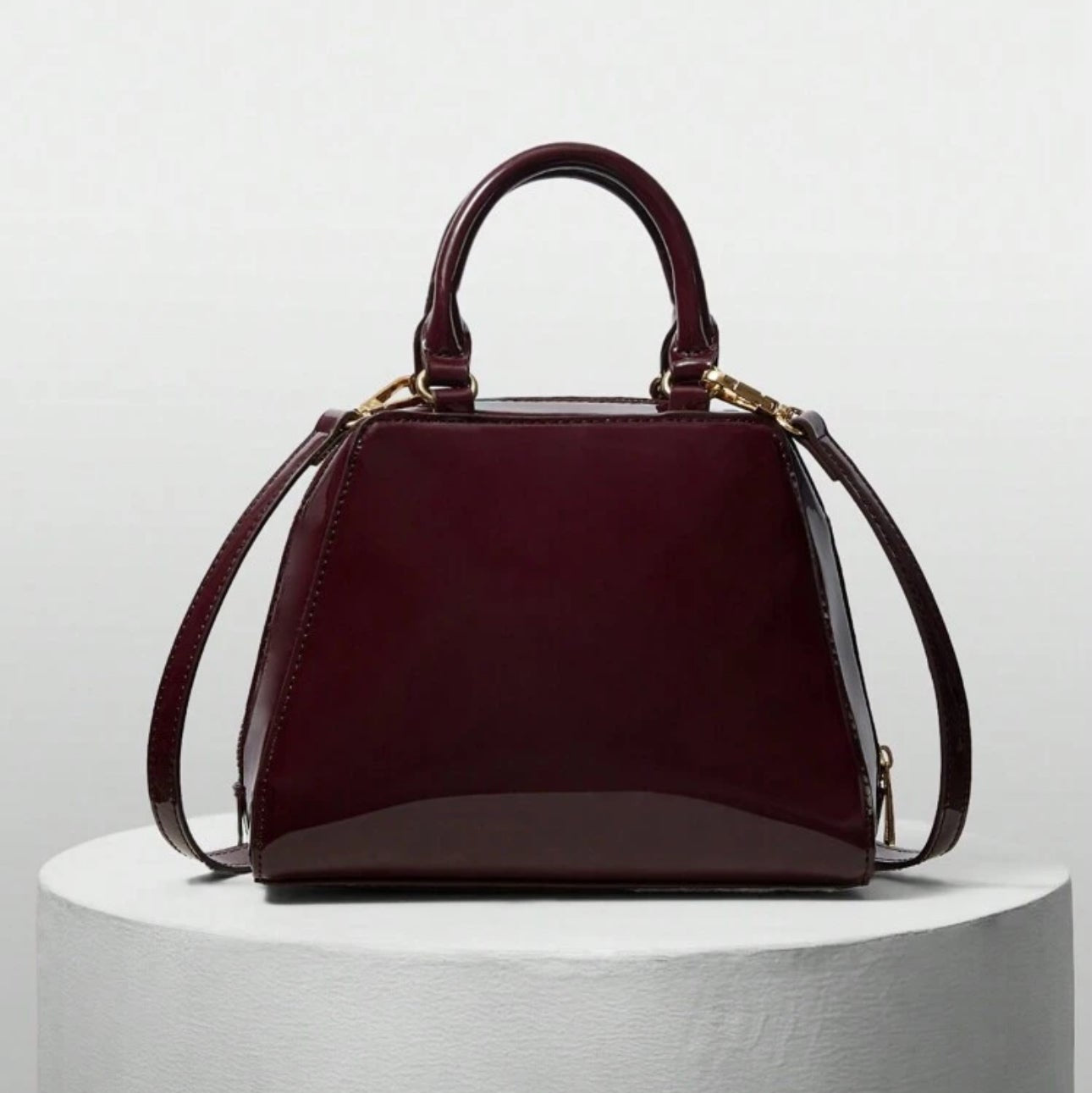 حقيبة بيزشيك اليومية - حقيبة يد نسائية أنيقة للتنقلات اليومية | أزياء كيو إم آر