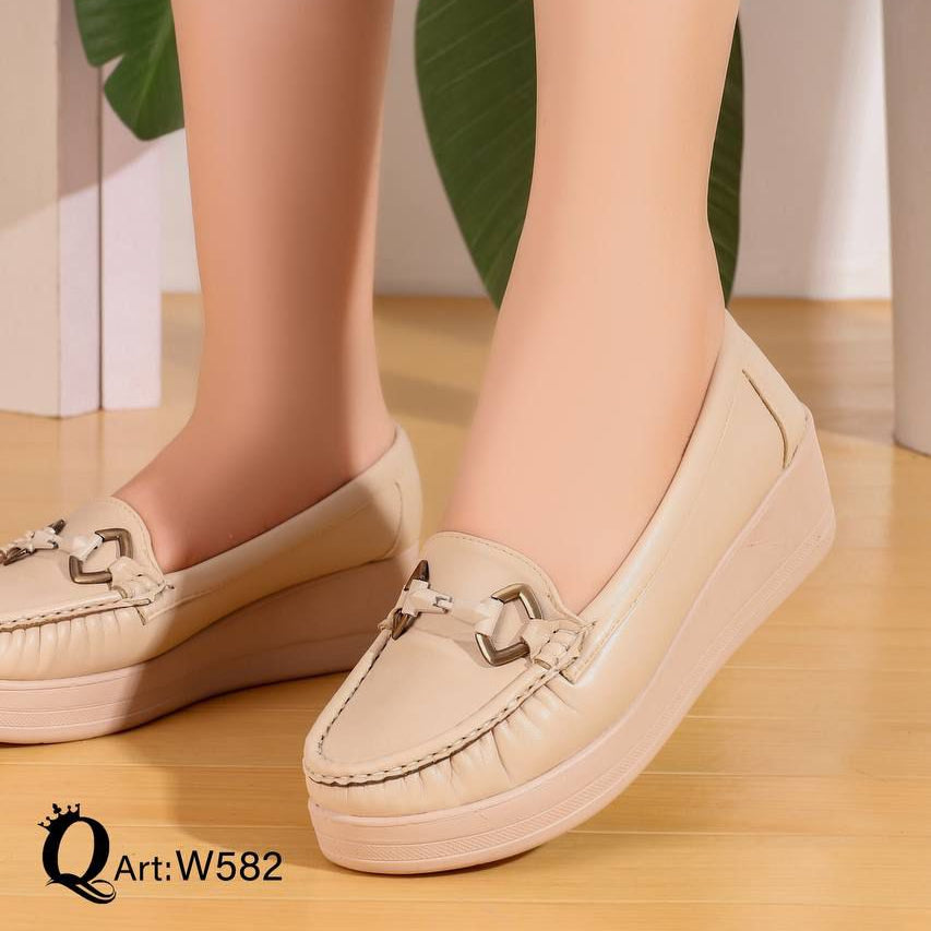 أحذية سليب أون سوبريم - أحذية نسائية مريحة للغاية سهلة الارتداء | أزياء كيو إم آر