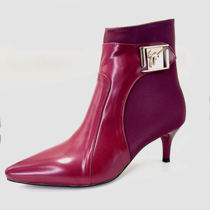 حذاء ميرا المخملي ذو الرقبة القصيرة من الجلد - حذاء نسائي أنيق | أزياء كيو إم آر