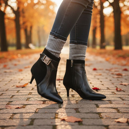 حذاء ميرا المخملي ذو الرقبة القصيرة من الجلد - حذاء نسائي أنيق | أزياء كيو إم آر